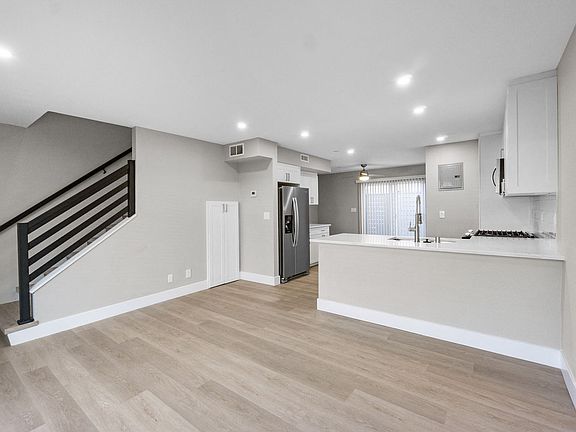 3rd image of 1024 Mission Dr APT B