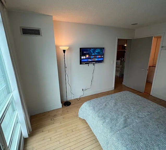 397 Front St W #3011B — Photo 3