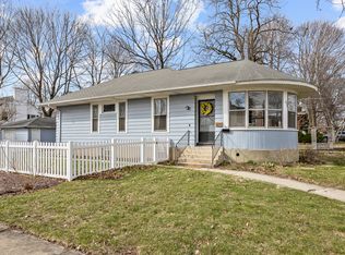 1150 Cedar Ave, Elgin, IL