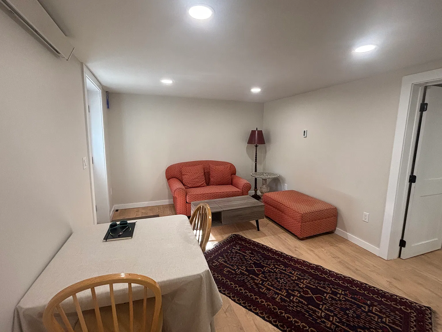 1 bed, 450 sqft, $2,400 — Photo 4