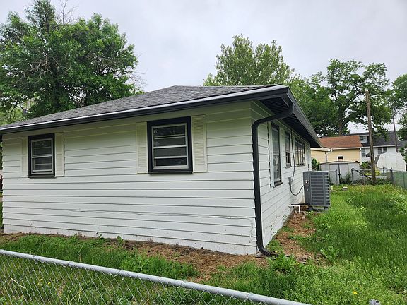 2nd image of 704 S 9th St