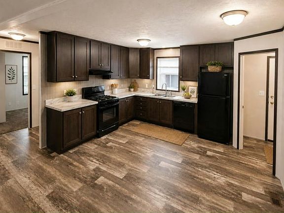 2nd image of 303 Oriole Ln #303