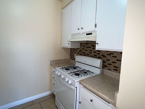 5th image of 15240 Nordhoff St APT 2