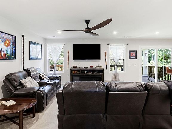 4th image of 32 Timberwild Dr