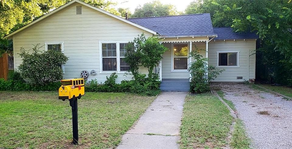 1st image of 782 Ballinger St