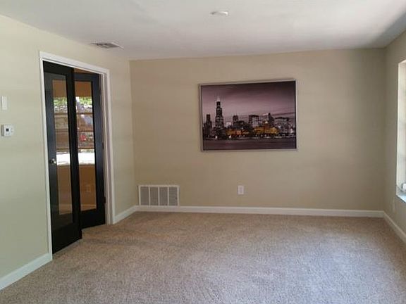 4th image of 2401 Summerlin Dr