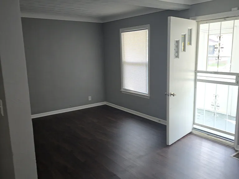 441 E Hudson St — Photo 2