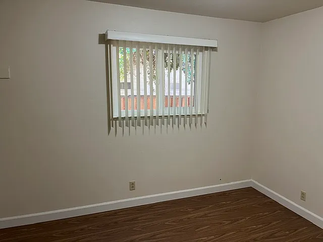 3 bed, 900 sqft, $3,900 — Photo 4