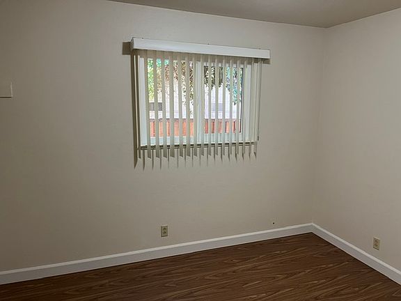 4th image of 442 Taylor Dr