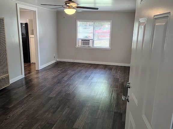 5th image of 109 N School Ave #2
