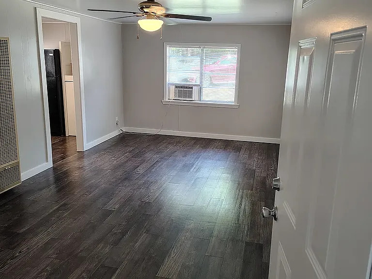 109 N School Ave #2 — Photo 5
