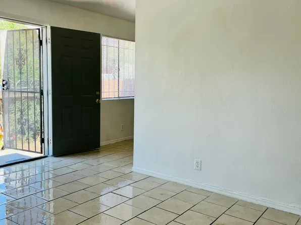 8200 Copper Ave NE APT A, Albuquerque, NM 87108