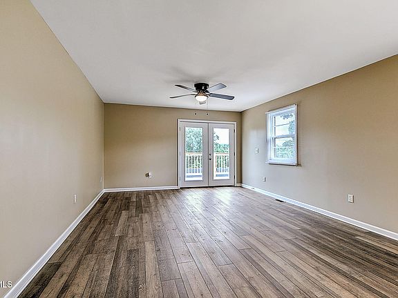 3rd image of 500 Peach Orchard Dr