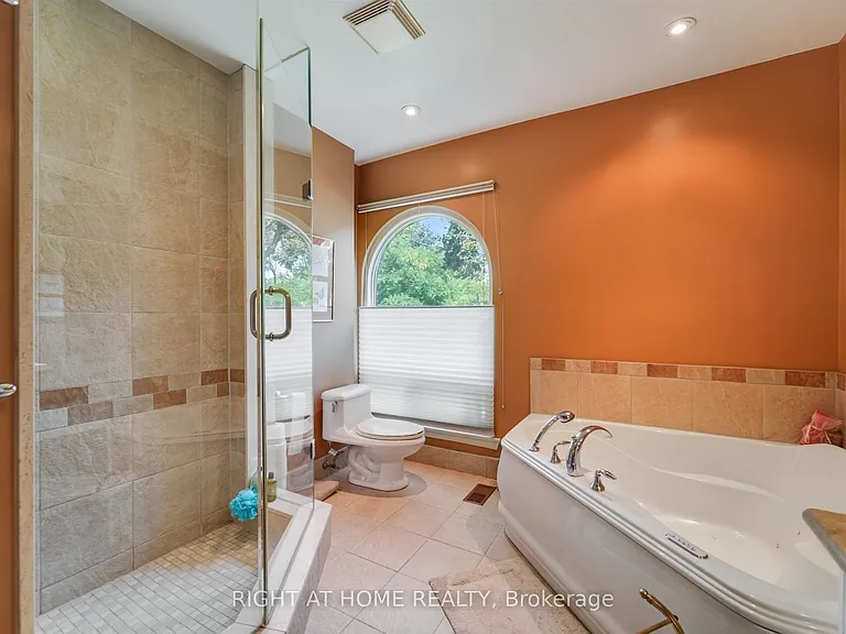 25 Clarendon Ave — Photo 25