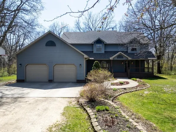 2712 155th St, Charles City, IA 50616