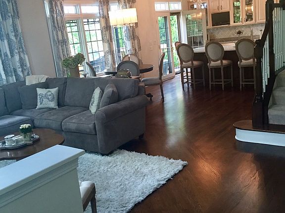 Entrance/open concept