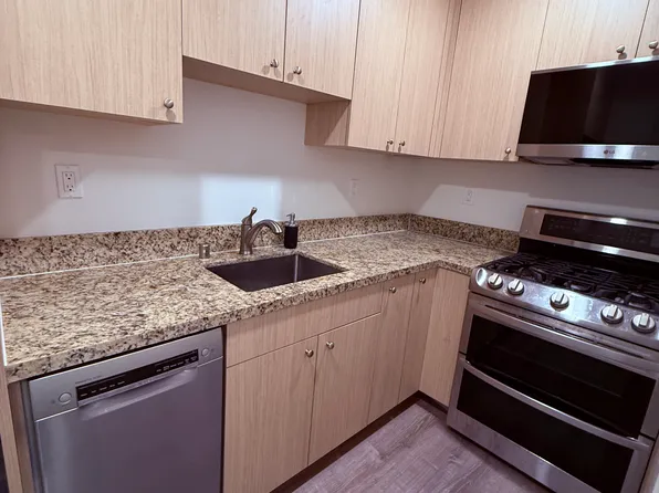 4326 Irving St #305, San Francisco, CA 94122