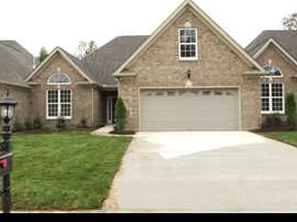 2015 Belleau Village Ln, Chattanooga, TN 37421