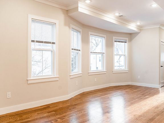 5th image of 11 Falkland St Floor 2