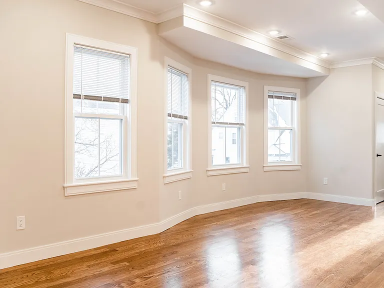 11 Falkland St #2 — Photo 5