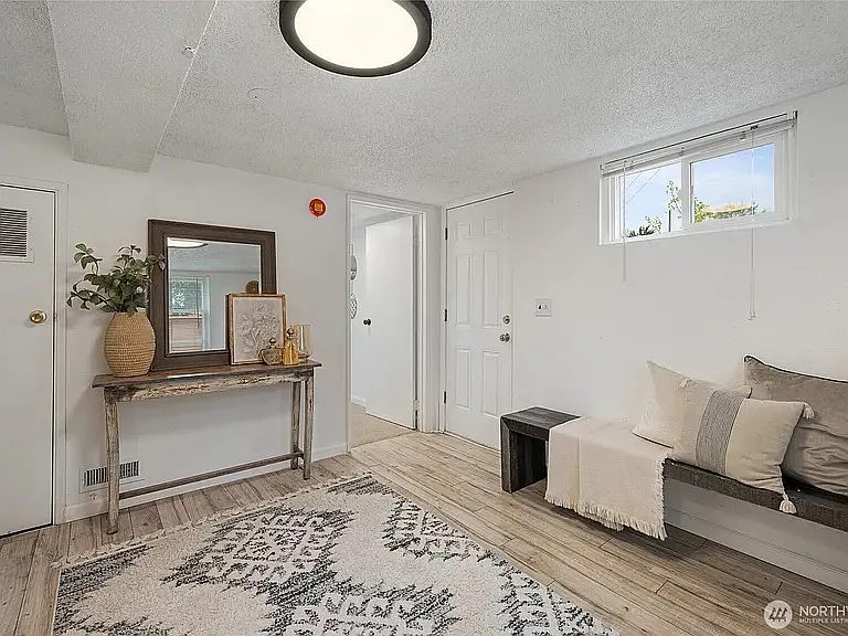 7223 S 120th St — Photo 12