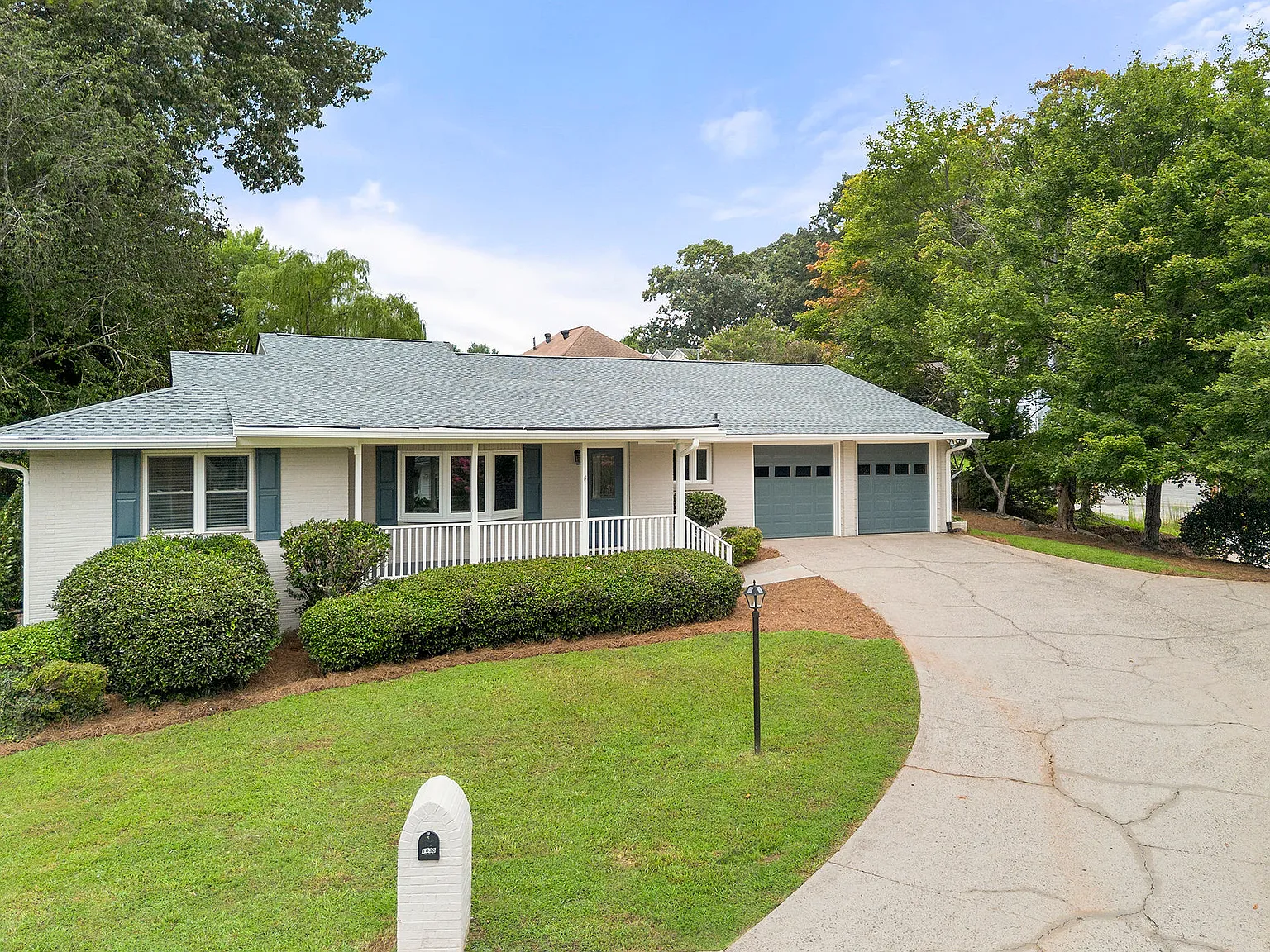 1030 Bridgegate Ct NE — Photo 2