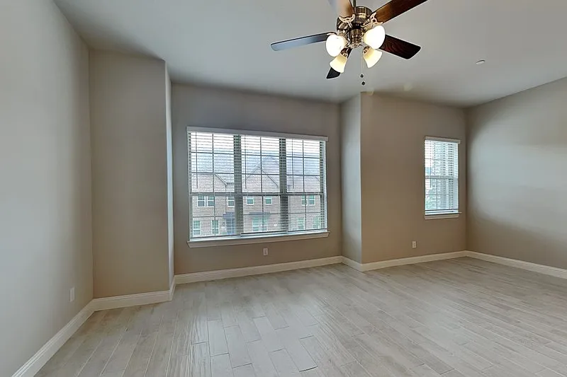 4 bed, 3.5 bath, 2288 sqft, $3,295 — Photo 2