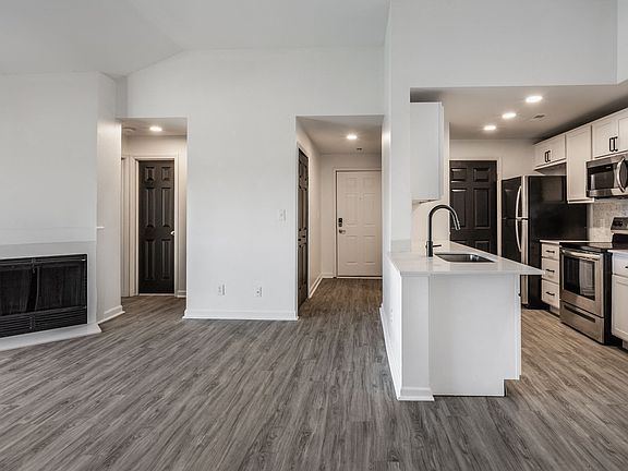 3rd image of 7213 Sundance Dr #504