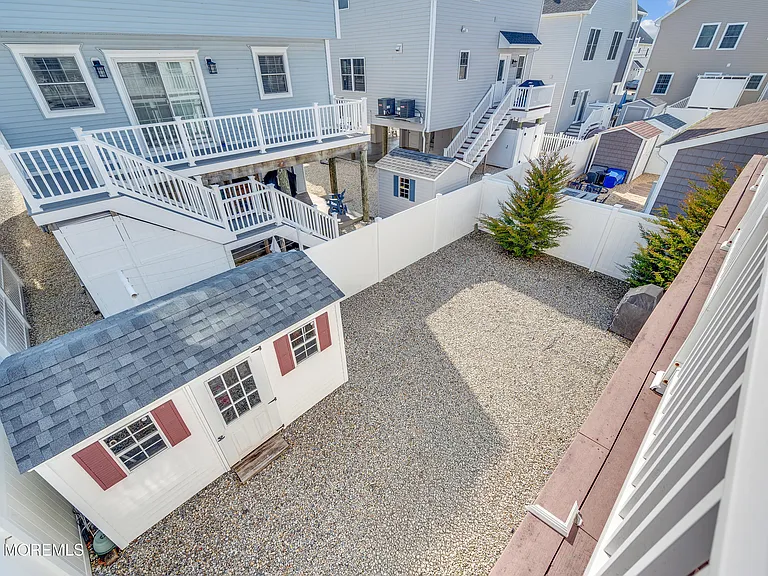 8 Nichols Ave — Photo 26