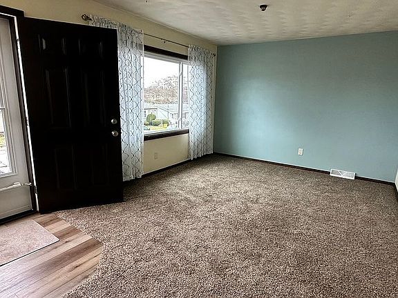 3rd image of 2868 Indiana Ave