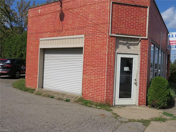2nd image of 5900 Market St