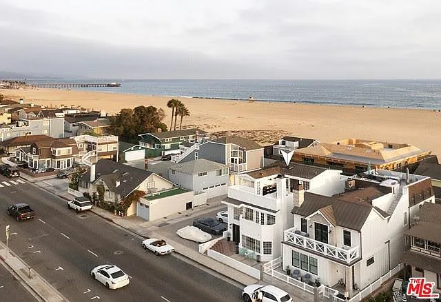 Building Photo - 709 W Balboa Blvd