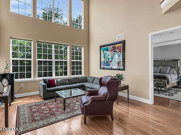 5th image of 126 Campbell Court