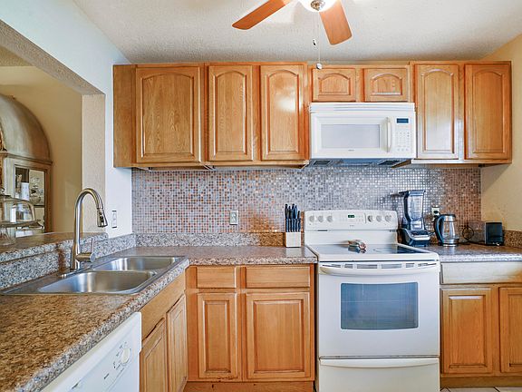 4th image of 8300 Plaza Gate Ln APT 1044
