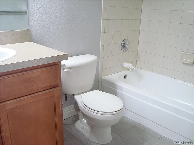 601 W 11th Ave #418 — Photo 3