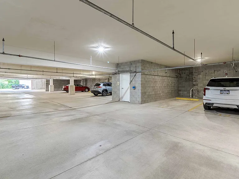 Marquis Place Apartment Homes — Photo 28