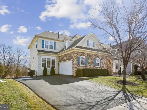 9322 Falling Water Dr, Bristow, VA 20136