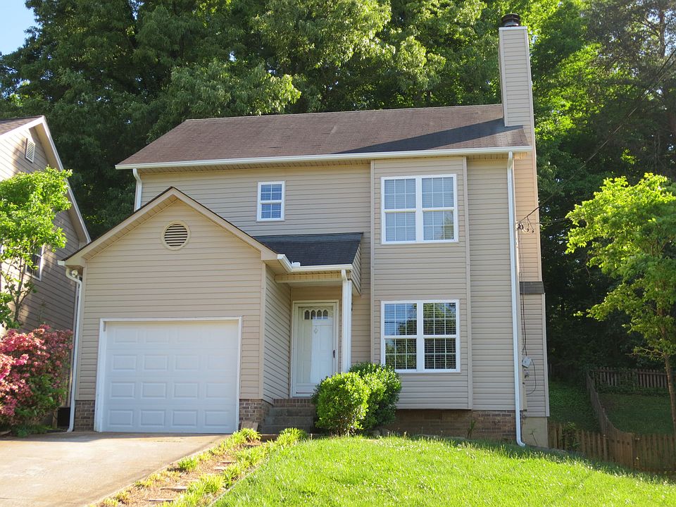 Front w/One Car Garage