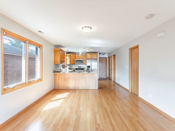 3rd image of 4230 Joliet Ave #1