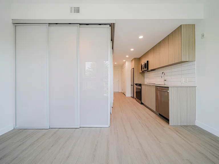 5828 Granville St — Photo 30