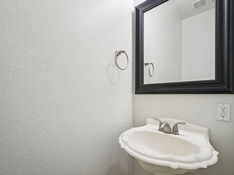 217 Killian Loop — Photo 29
