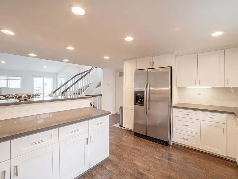 1107 Loma Dr #C — Photo 7