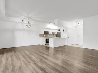 1211 S Eads St APT 206, Arlington, VA 22202