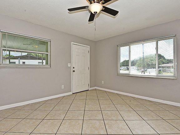5th image of 2806 Central Dr