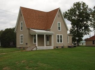 21 7th St NW, Waukon, IA 52172