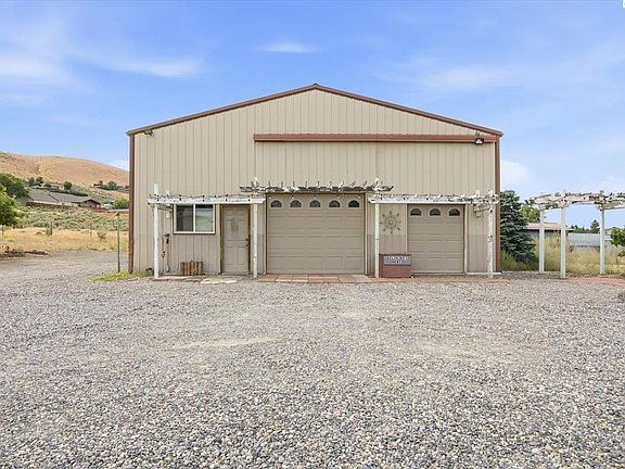 4th image of 58506 N Ponderosa Pr NE