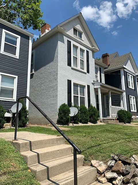 2 bed, 1000 sqft, $1,800 — Photo 1