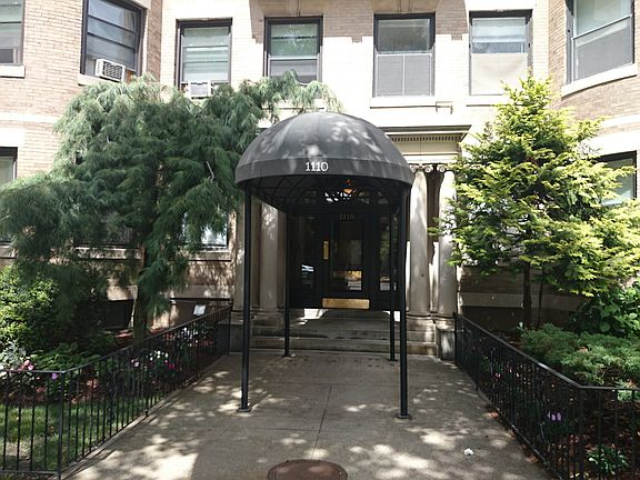 2nd image of 1110 Beacon St APT 3C