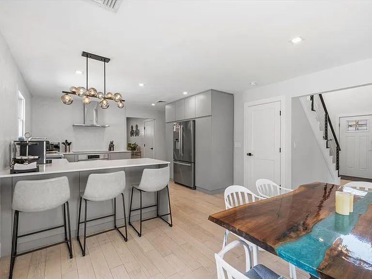 11 N Woods Rd — Photo 17