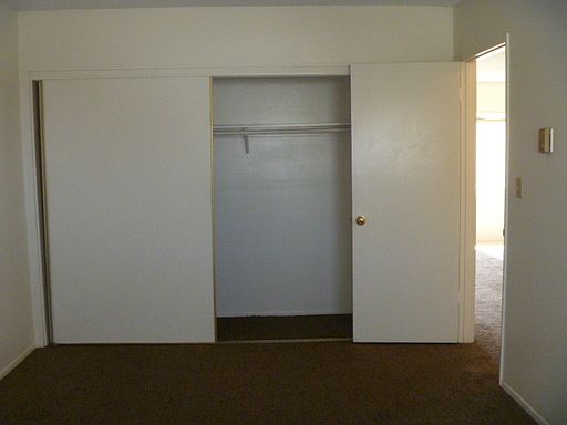 4th image of 323 Lolita Ln APT 16